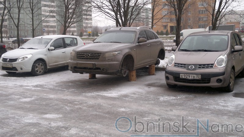 http://obninsk.name/UserFiles/Image/201112/obninsk_mashina_na_penqkax.jpg